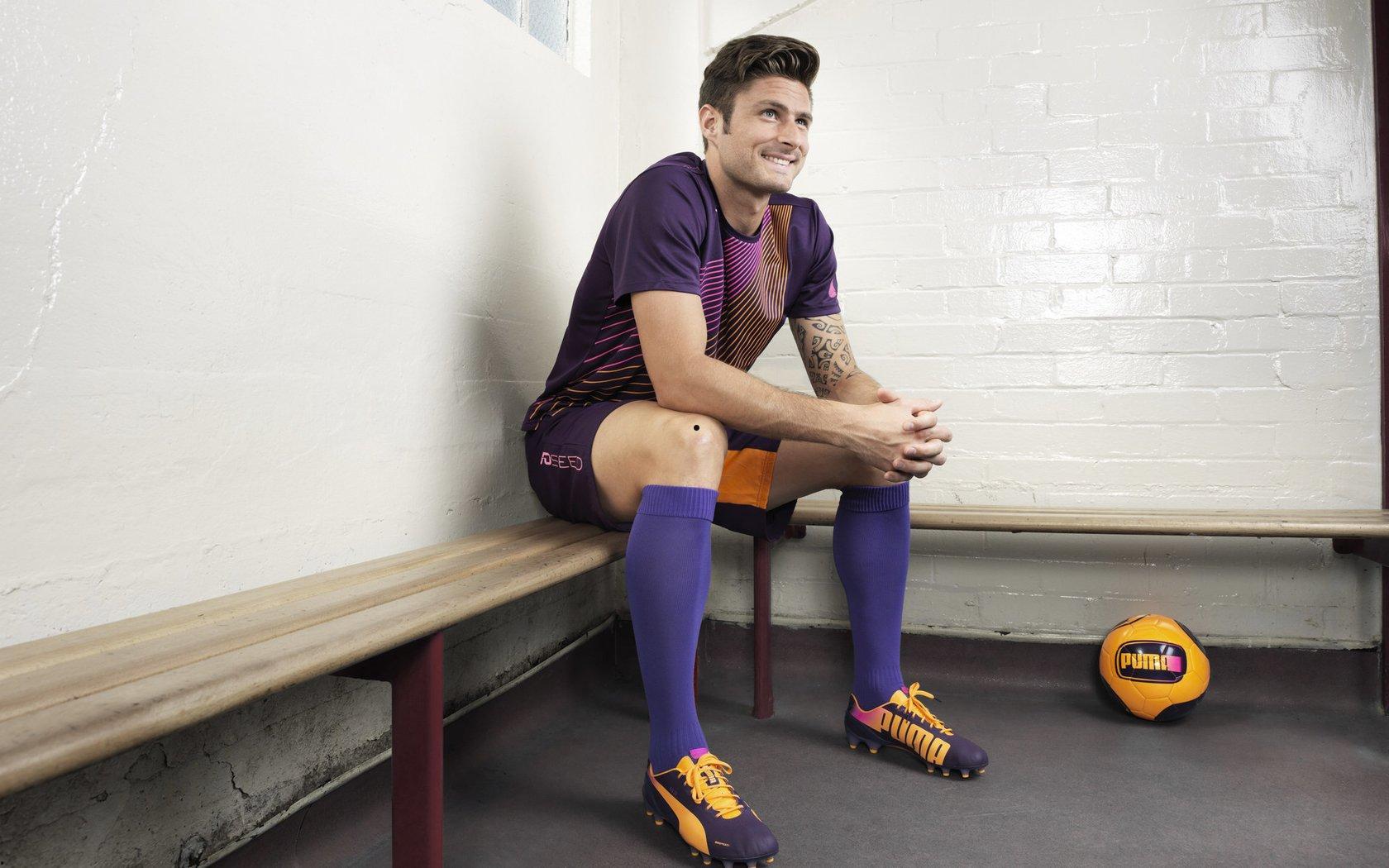 【开云娱乐】回家，需要理由吗？一位老将的最后一程与一座城市的等待